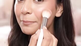 AI applying blush tric