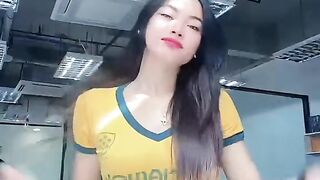 Dance 747