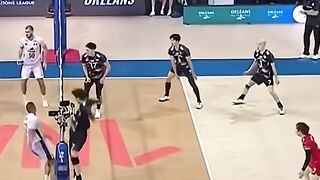 ISHIKAWA JUST BLOCKED HIM… ALONE 😳🏐