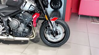Triumph Trident grey/red 2021