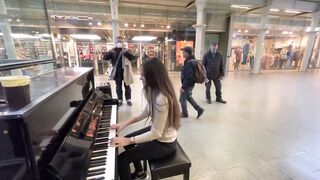 Boogie Woogie Queen Rocks The Public Piano