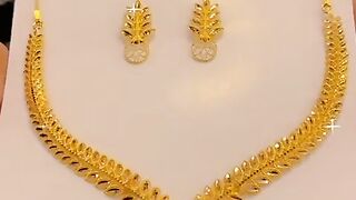 Gold necklace design