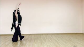 Aigerim belly dancer