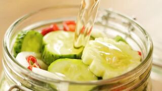 Como Fazer Picles de Pepino Caseiro: Receita Fácil, Crocante e Muito Saborosa