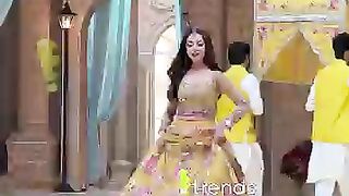 Aliza shah walks the ramp at kashee s Bridal