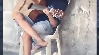 Berbagi rasa sakit🤣🤣