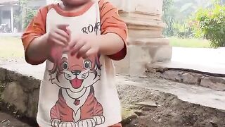 Cute Toddler Dancing to the Beat! 🐯 Dancing Toddler Video