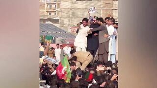 Sohail Afridi's Container Is Out_ Shocking Scenes in Peshawar _ PTI's Long Marc Latest Updates.mp4