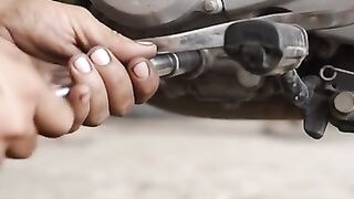 Engen oil change of bike