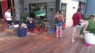 Os caras reclamando das tarefas