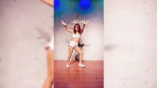 Indian Girl Shivika Sinngh Dance