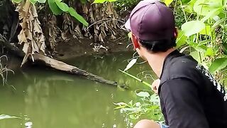 Extreme Swamp Fishing - Unbelievable Monster Fish from Muddy Waters