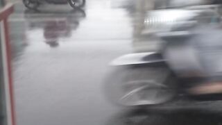 Hujan turun 2