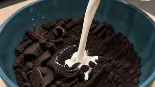 No-Bake Oreo Roll