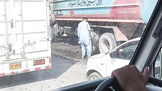 مرتضیٰ چورنگی پر ایک ٹینکر کو آگ لگ گئی