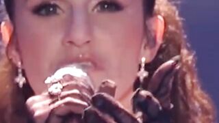 Abi Carter performs on the Idol stage in hopes to make it to the Top 7