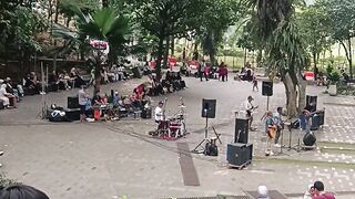 "Biarlah" dari band Nidjie.