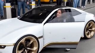 CAR GIRL