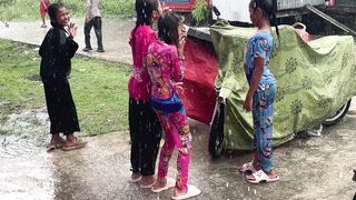 Mandi hujan hujan mandi hujan