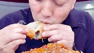 Spicy Steamed Goat Head Mukbang ASMR with Chili Sauce and Raw Red Onion