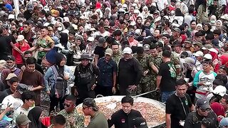 Masak 6.000 porsi, pertama kali di Monas‼️ (720p).mp4