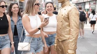 Statue prank 2