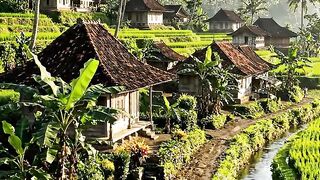 “Seperti Negeri Dongeng… Desa Hijau di Kaki Gunung Ini Bikin Hati Adem