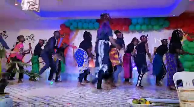 nigerian-traditional-dance-performance-febspot