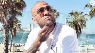 Daniel Alves é detido por Polícia da Espanha após ser interrogado por acusação de assédio e agressão