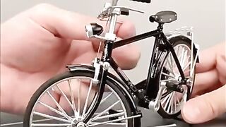 Diecast Metal Model Retro Bicycle with stand Toys Vintage Urban City Bike (Subscribe Us)