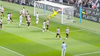 Unstoppable Free Kick! Manchester City Scores A Beauty