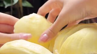 Durian Montong kupas