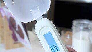 Digital measuring spoon for kitchen