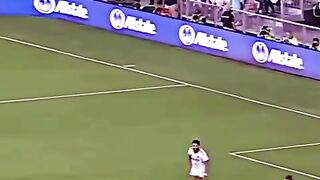 El árbitro que intentó parar a Messi 😳⚽🔥
