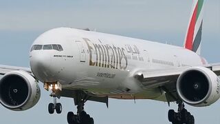 CROSSWIND🌬️ Emirates Boeing 777-300ER landing at Brussels Airport