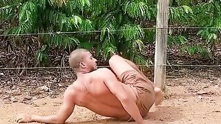 What would you do if you were in that man's position? 🤭
