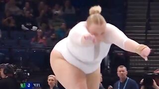 She Stepped Onto the Stage… Then Everyone Went Silent! 😱