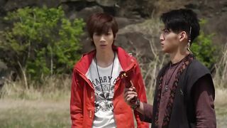 Shou transforms into Ultraman Victory