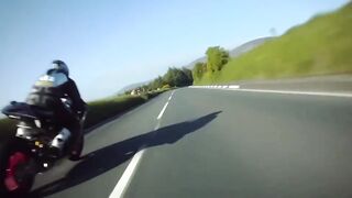 John McGuinness na lendária Isle of Man TT 2016 🏍️