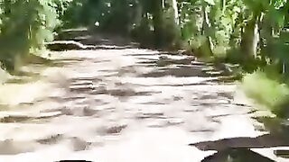 menikmati alam pegunungan