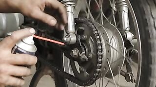 Chain Oling of bike