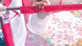 ছোট্ট সোনামণির মিষ্টি খেলার মুহূর্ত 👶