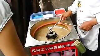 making the cake of sugar