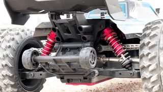 Dakar-style RC off-road vehicle 2