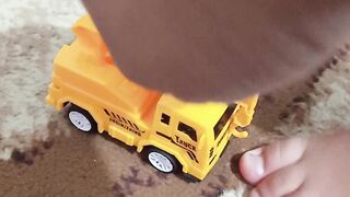 Truk Derek Kuning Aksi Cepat! 🏗️ Mobil Mainan Favorit Si Kecil