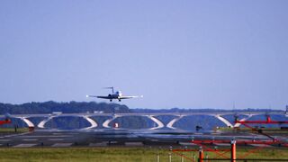 Commercial Jet Landing Time Lapse