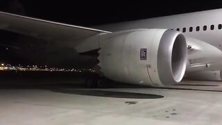 787 Trent 1000 Engine start with flame