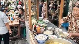 POV: Trying Soto in Indonesia for the First Time 🇮🇩🍲