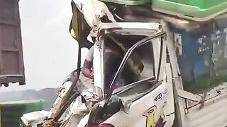Kecelakaan beruntun 3