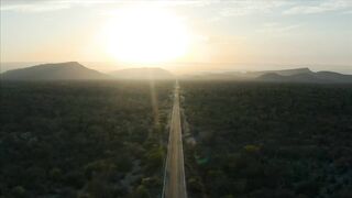 Golden Hour Desert Drive | Peaceful Horizon & Countryside Highway